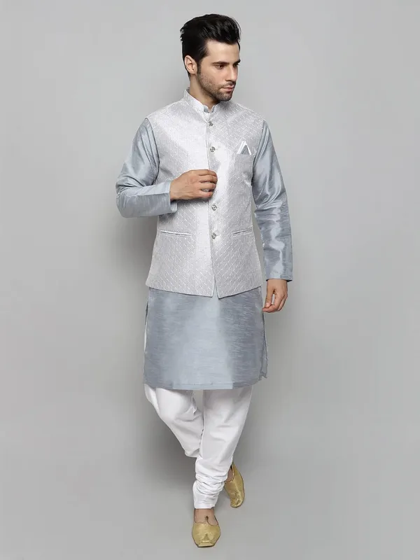 Men's_Silk_Blend_Regular_Kurta_Churidar_Pyjama_with_Bundi_Nehru_Jacket/Waistcoat