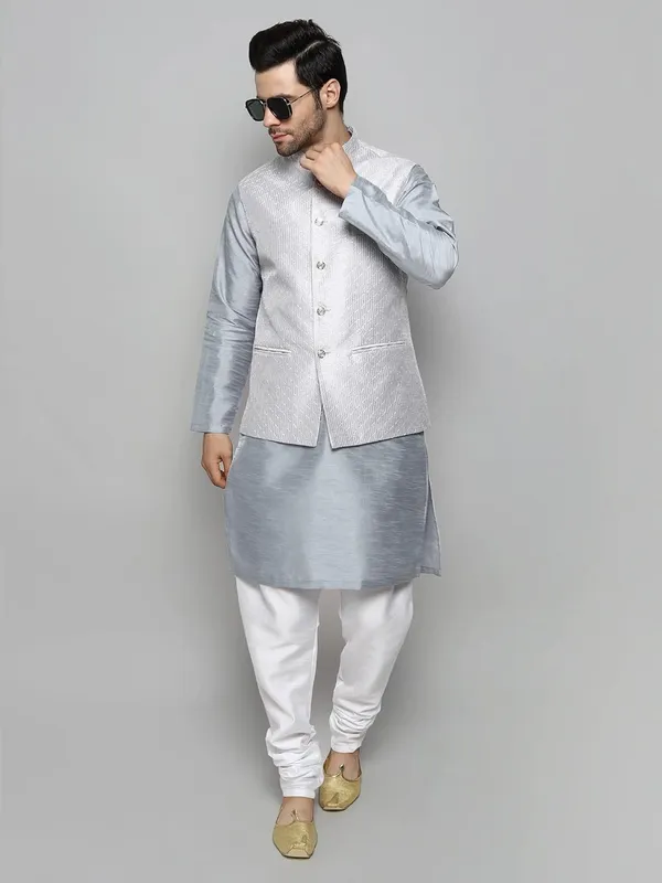 Men's_Silk_Blend_Regular_Kurta_Churidar_Pyjama_with_Bundi_Nehru_Jacket/Waistcoat