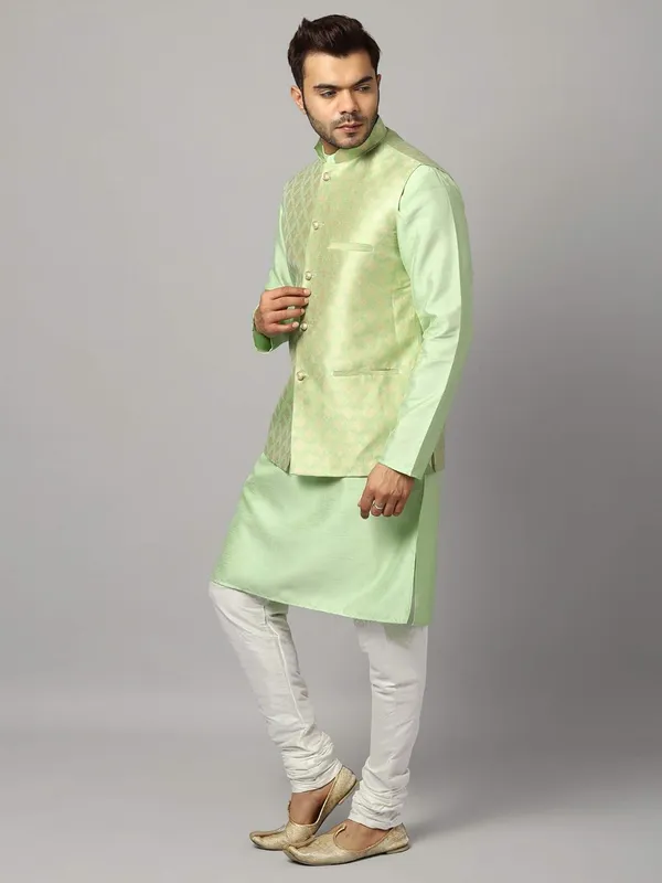 Men's_Silk_Blend_Regular_Kurta_Churidar_Pyjama_with_Bundi_Nehru_Jacket/Waistcoat