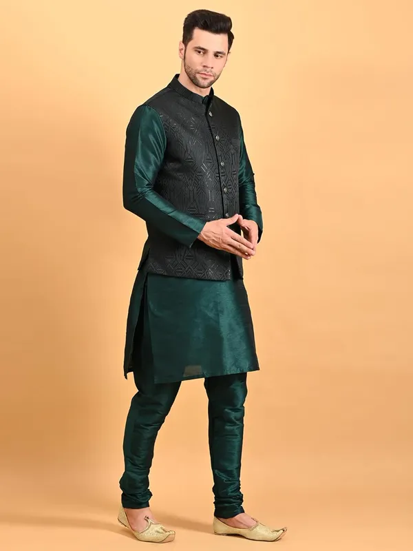 Men's_Silk_Blend_Kurta_Pajama_with_Designer_Ethnic_Nehru_Jacket/Modi_Jacket
