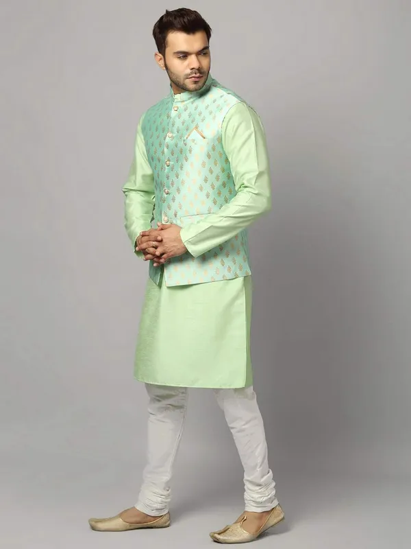 Men's_Silk_Blend_Regular_Kurta_Churidar_Pyjama_with_Bundi_Nehru_Jacket/Waistcoat