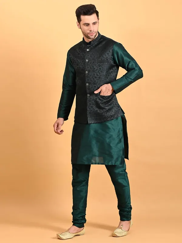 Men's_Silk_Blend_Kurta_Pajama_with_Designer_Ethnic_Nehru_Jacket/Modi_Jacket