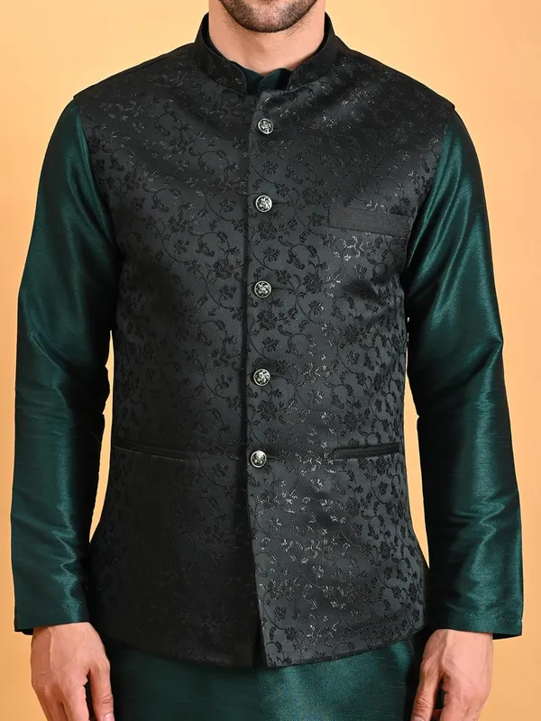 Men's_Silk_Blend_Kurta_Pajama_with_Designer_Ethnic_Nehru_Jacket/Modi_Jacket