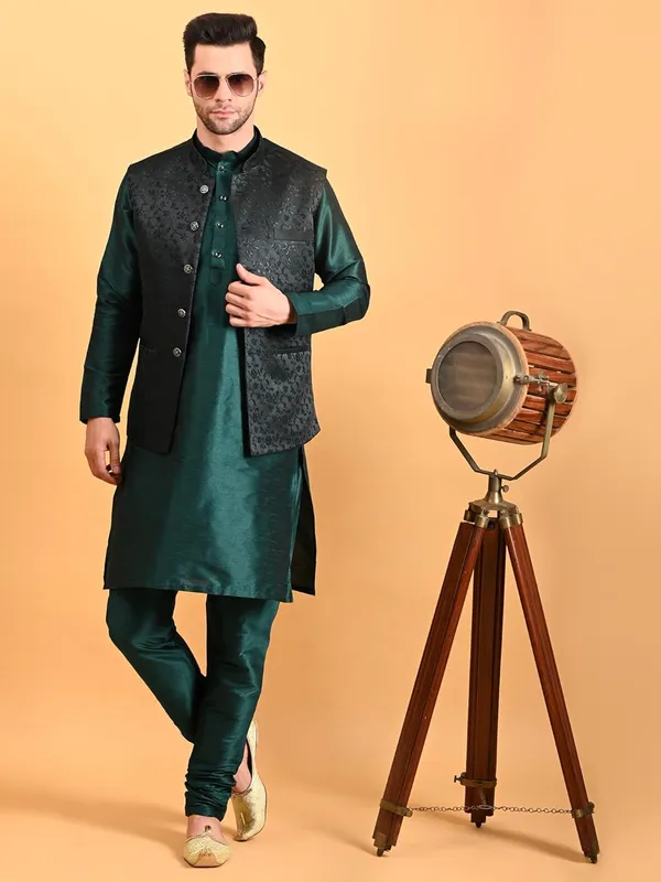 Men's_Silk_Blend_Kurta_Pajama_with_Designer_Ethnic_Nehru_Jacket/Modi_Jacket