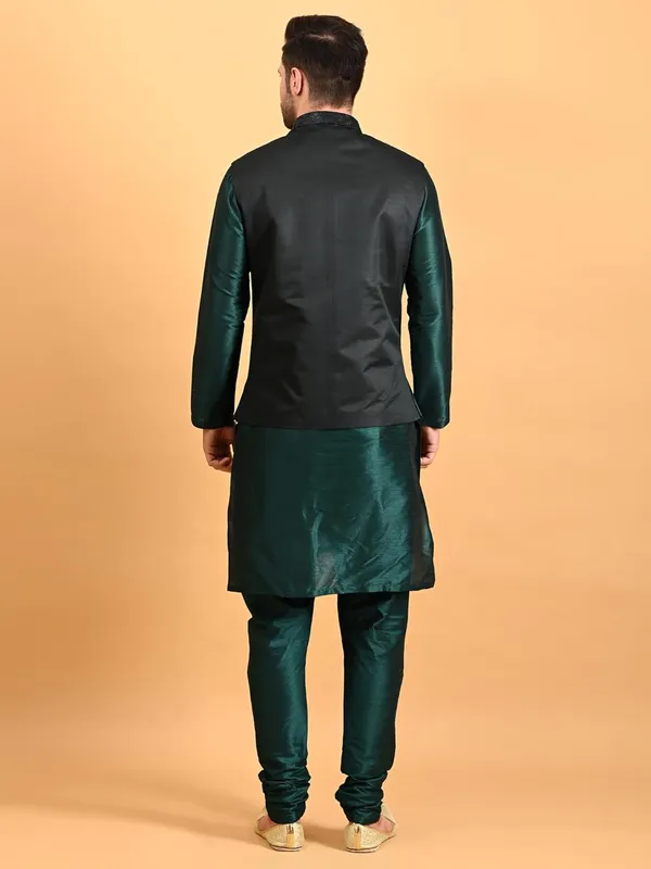 Men's_Silk_Blend_Kurta_Pajama_with_Designer_Ethnic_Nehru_Jacket/Modi_Jacket