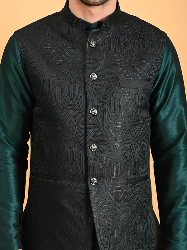 Men's_Silk_Blend_Kurta_Pajama_with_Designer_Ethnic_Nehru_Jacket/Modi_Jacket