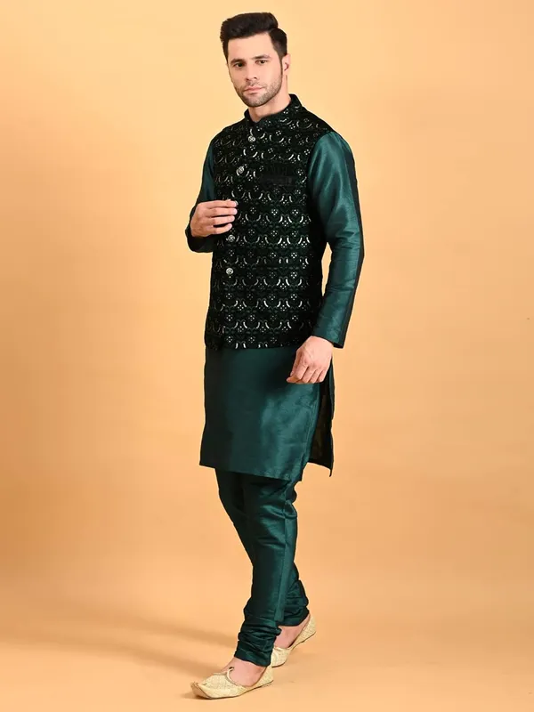 Men's_Silk_Blend_Kurta_Pajama_with_Designer_Ethnic_Nehru_Jacket/Modi_Jacket