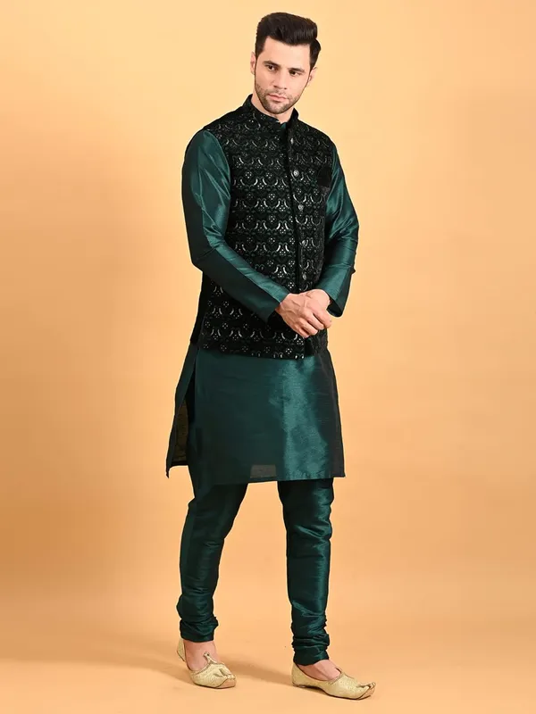 Men's_Silk_Blend_Kurta_Pajama_with_Designer_Ethnic_Nehru_Jacket/Modi_Jacket