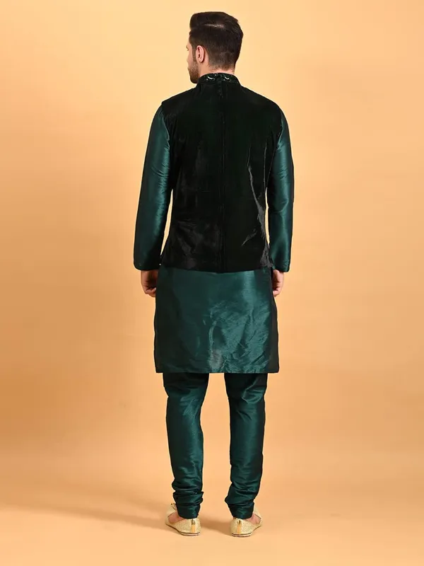Men's_Silk_Blend_Kurta_Pajama_with_Designer_Ethnic_Nehru_Jacket/Modi_Jacket