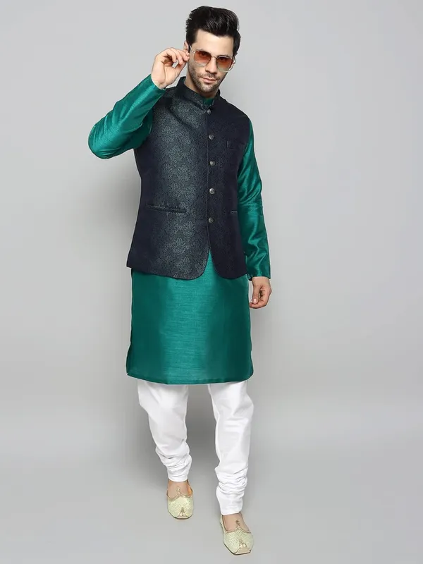 Men's_Silk_Blend_Kurta_Pajama_with_Designer_Ethnic_Nehru_Jacket/Modi_Jacket?