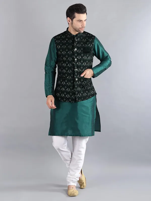 Men's_Silk_Blend_Kurta_Pajama_with_Designer_Ethnic_Nehru_Jacket/Modi_Jacket