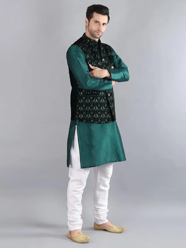 Men's_Silk_Blend_Kurta_Pajama_with_Designer_Ethnic_Nehru_Jacket/Modi_Jacket