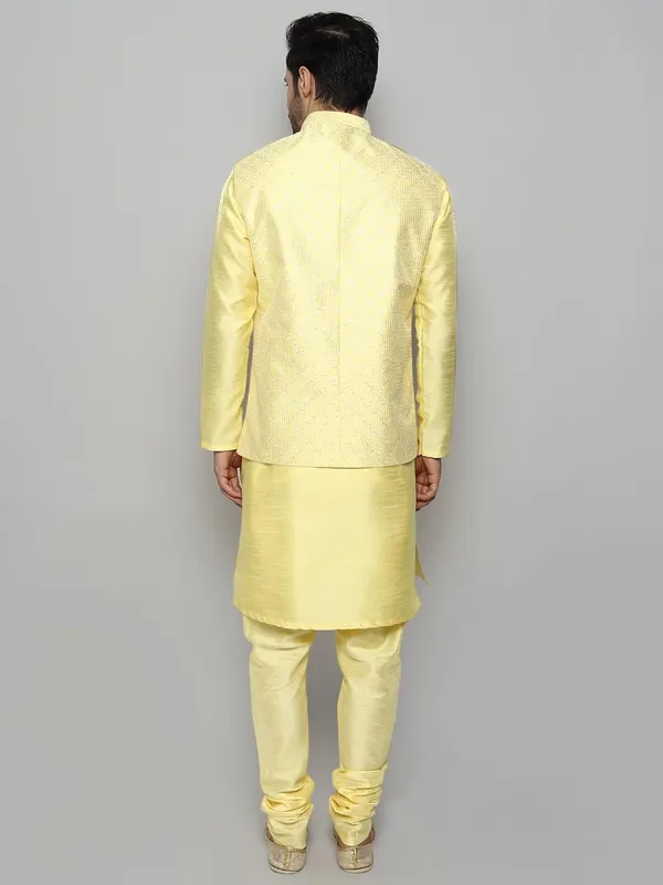 Men's_Silk_Blend_Regular_Kurta_Churidar_Pyjama_with_Bundi_Nehru_Jacket/Waistcoat