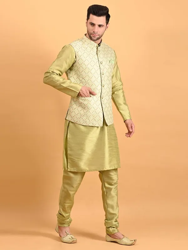 Men's_Silk_Blend_Kurta_Pajama_with_Designer_Ethnic_Nehru_Jacket/Modi_Jacket