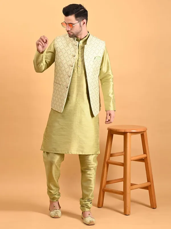 Men's_Silk_Blend_Kurta_Pajama_with_Designer_Ethnic_Nehru_Jacket/Modi_Jacket