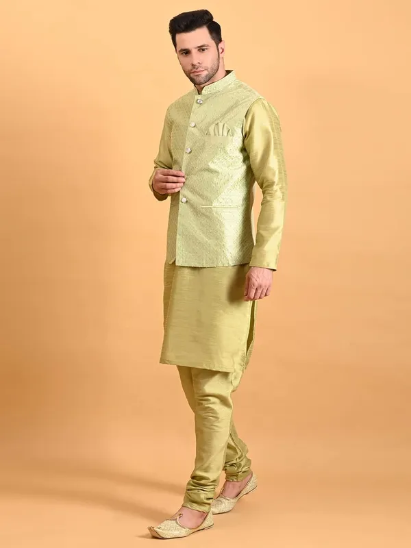 Men's_Silk_Blend_Kurta_Pajama_with_Designer_Ethnic_Nehru_Jacket/Modi_Jacket