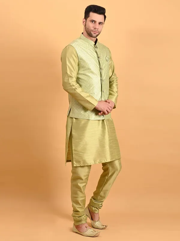 Men's_Silk_Blend_Kurta_Pajama_with_Designer_Ethnic_Nehru_Jacket/Modi_Jacket