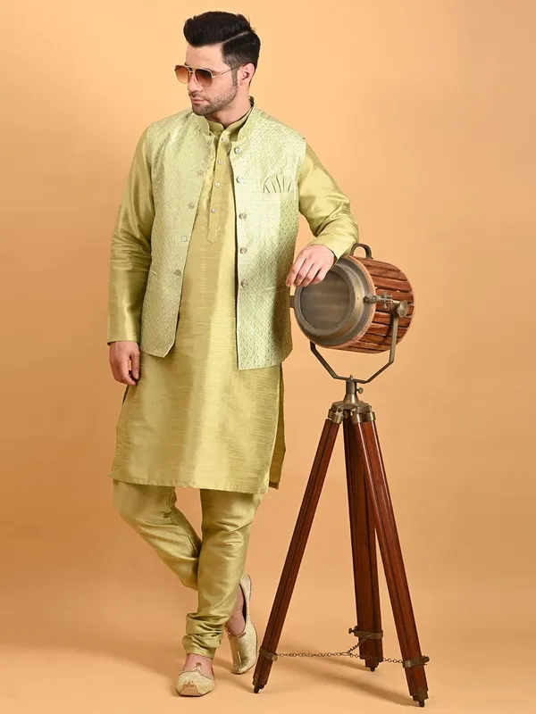 Men's_Silk_Blend_Kurta_Pajama_with_Designer_Ethnic_Nehru_Jacket/Modi_Jacket