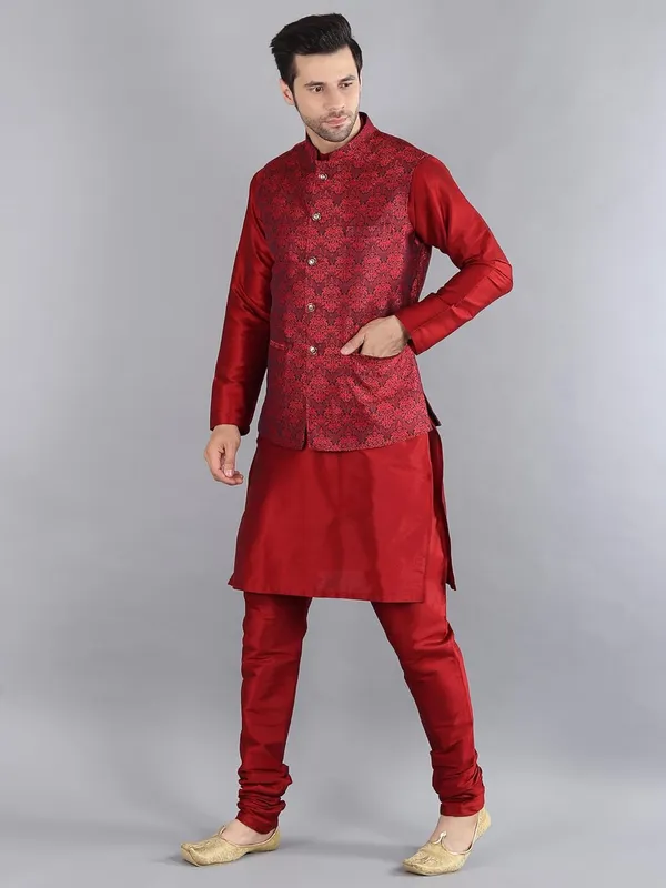 Men's_Silk_Blend_Kurta_Pajama_with_Designer_Ethnic_Nehru_Jacket/Modi_Jacket?