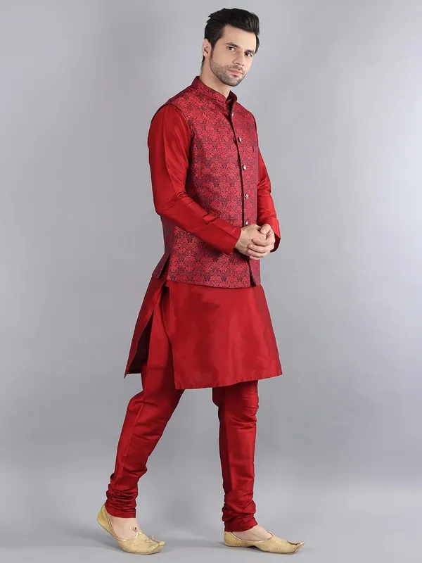 Men's_Silk_Blend_Kurta_Pajama_with_Designer_Ethnic_Nehru_Jacket/Modi_Jacket?