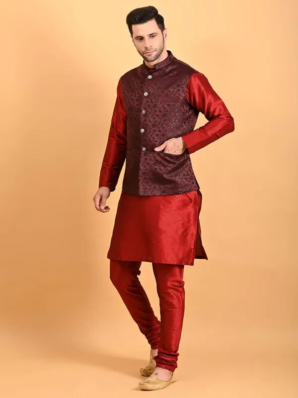 Men's_Silk_Blend_Kurta_Pajama_with_Designer_Ethnic_Nehru_Jacket/Modi_Jacket
