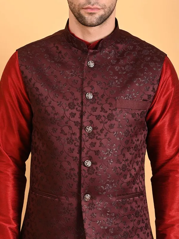 Men's_Silk_Blend_Kurta_Pajama_with_Designer_Ethnic_Nehru_Jacket/Modi_Jacket