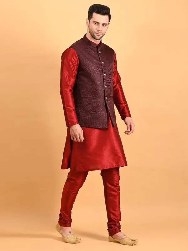 Men's_Silk_Blend_Kurta_Pajama_with_Designer_Ethnic_Nehru_Jacket/Modi_Jacket