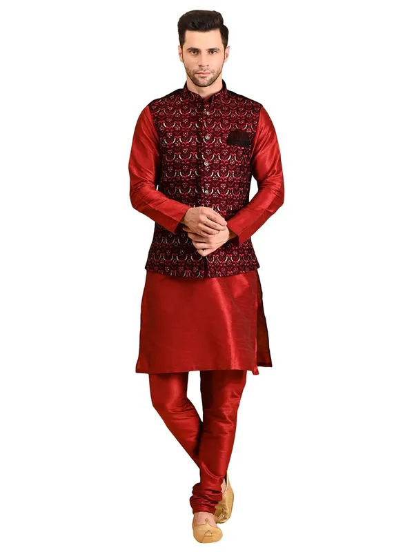 Men's_Silk_Blend_Kurta_Pajama_with_Designer_Ethnic_Nehru_Jacket/Modi_Jacket