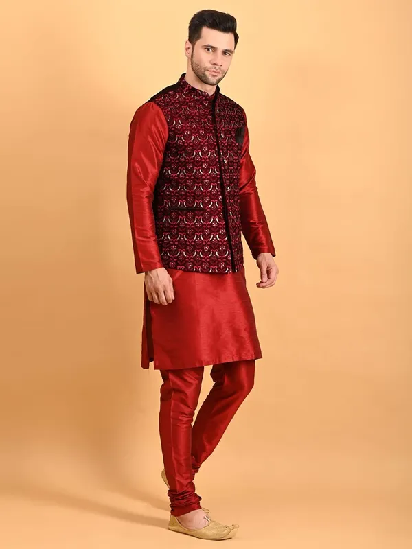 Men's_Silk_Blend_Kurta_Pajama_with_Designer_Ethnic_Nehru_Jacket/Modi_Jacket