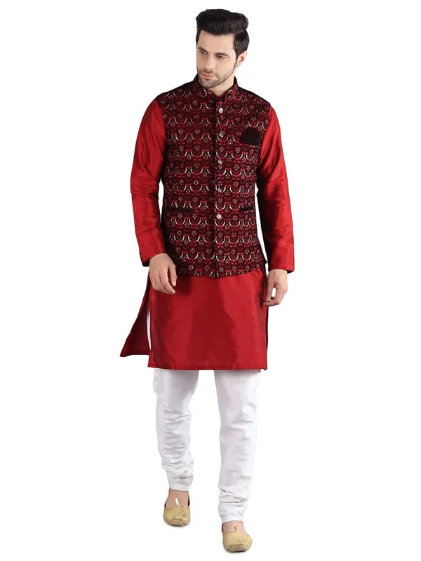 Men's_Silk_Blend_Kurta_Pajama_with_Designer_Ethnic_Nehru_Jacket/Modi_Jacket