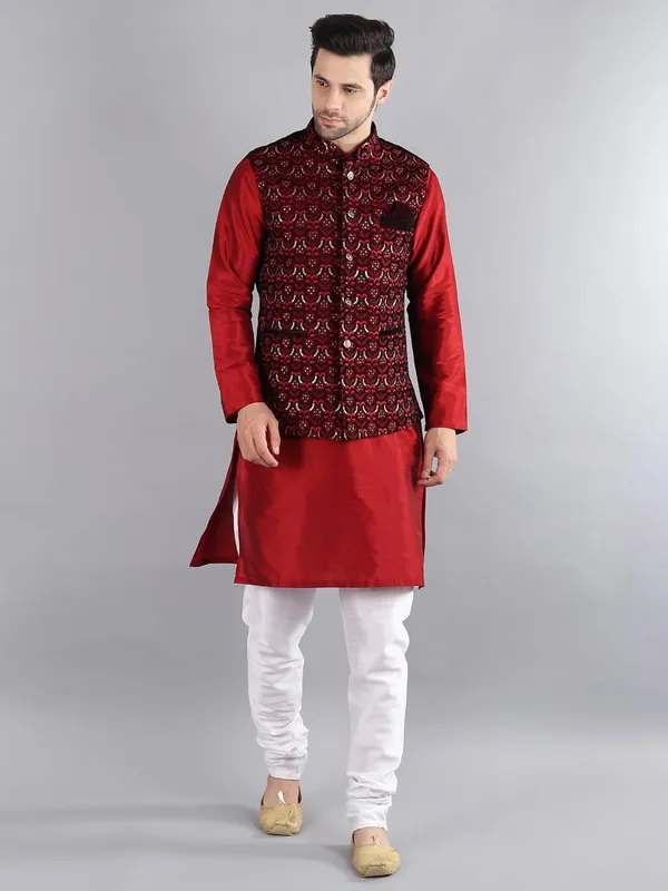 Men's_Silk_Blend_Kurta_Pajama_with_Designer_Ethnic_Nehru_Jacket/Modi_Jacket