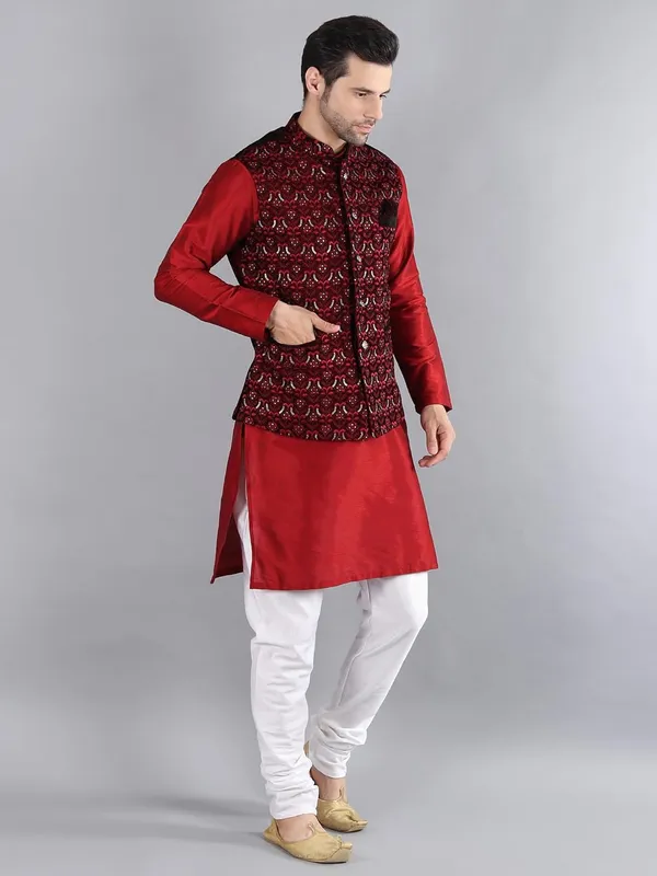 Men's_Silk_Blend_Kurta_Pajama_with_Designer_Ethnic_Nehru_Jacket/Modi_Jacket