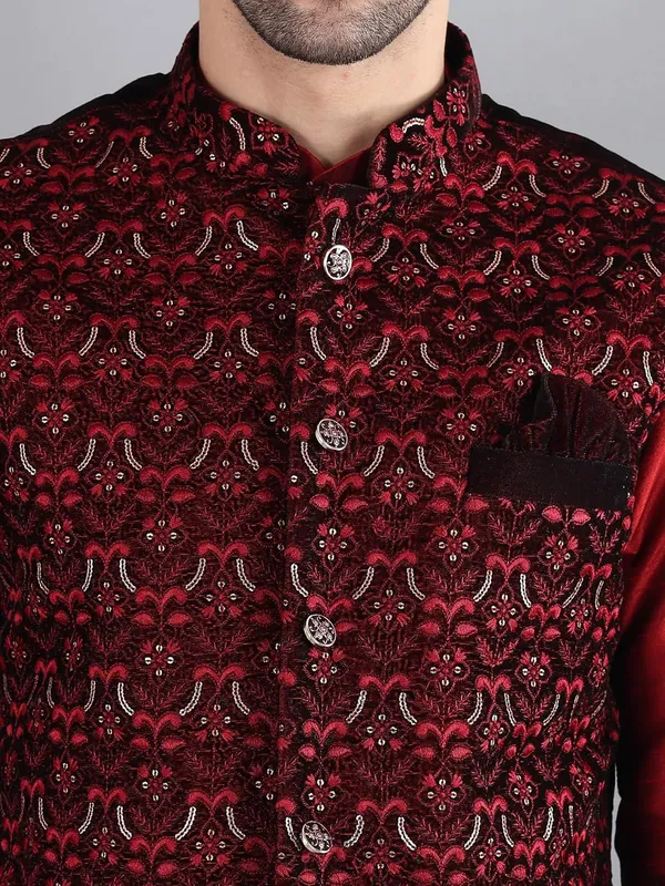 Men's_Silk_Blend_Kurta_Pajama_with_Designer_Ethnic_Nehru_Jacket/Modi_Jacket