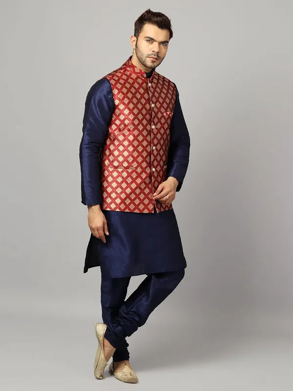Men's_Silk_Blend_Regular_Kurta_Churidar_Pyjama_with_Bundi_Nehru_Jacket/Waistcoat