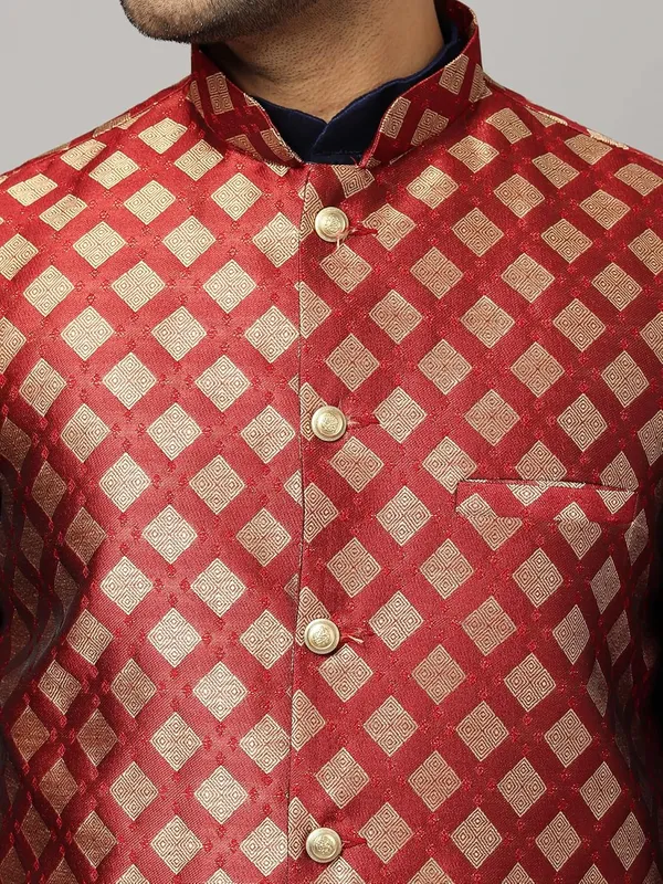 Men's_Silk_Blend_Regular_Kurta_Churidar_Pyjama_with_Bundi_Nehru_Jacket/Waistcoat