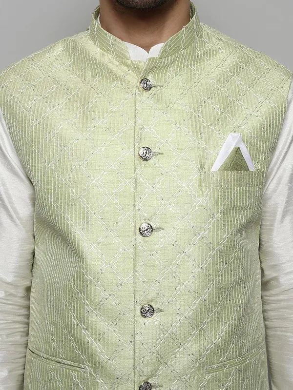 Men's_Silk_Blend_Regular_Kurta_Churidar_Pyjama_with_Bundi_Nehru_Jacket/Waistcoat
