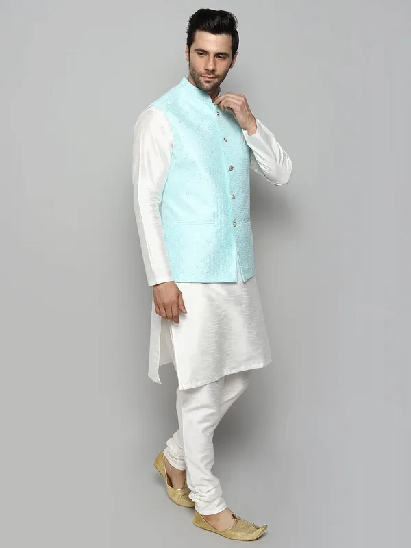 Men's_Silk_Blend_Regular_Kurta_Churidar_Pyjama_with_Bundi_Nehru_Jacket/Waistcoat