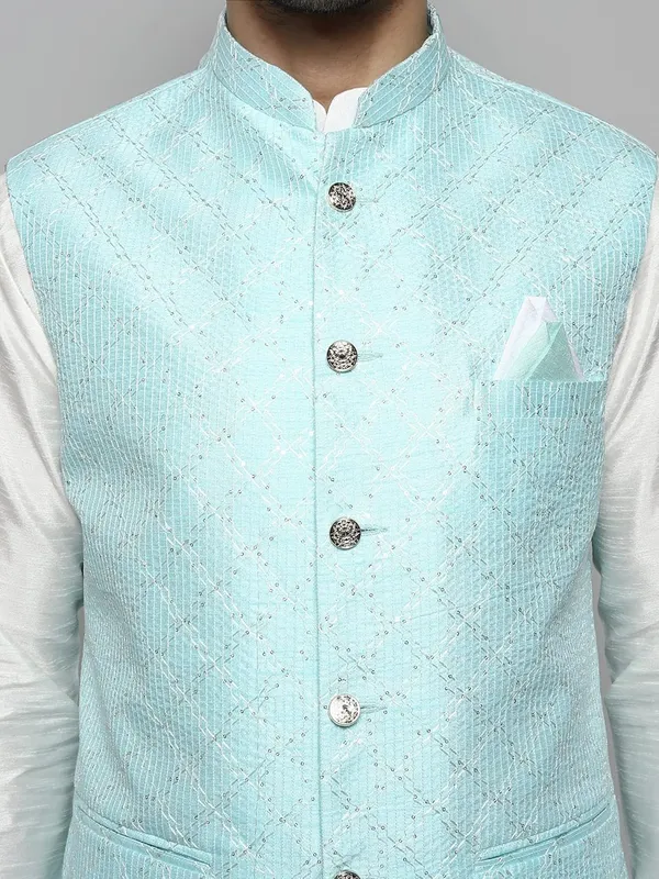 Men's_Silk_Blend_Regular_Kurta_Churidar_Pyjama_with_Bundi_Nehru_Jacket/Waistcoat