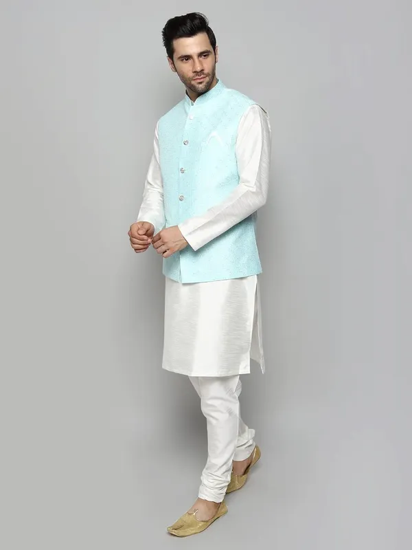 Men's_Silk_Blend_Regular_Kurta_Churidar_Pyjama_with_Bundi_Nehru_Jacket/Waistcoat