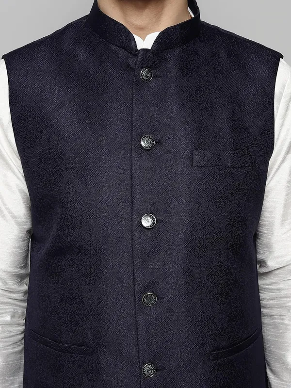 Men's_Silk_Blend_Kurta_Pajama_with_Designer_Ethnic_Nehru_Jacket/Modi_Jacket?