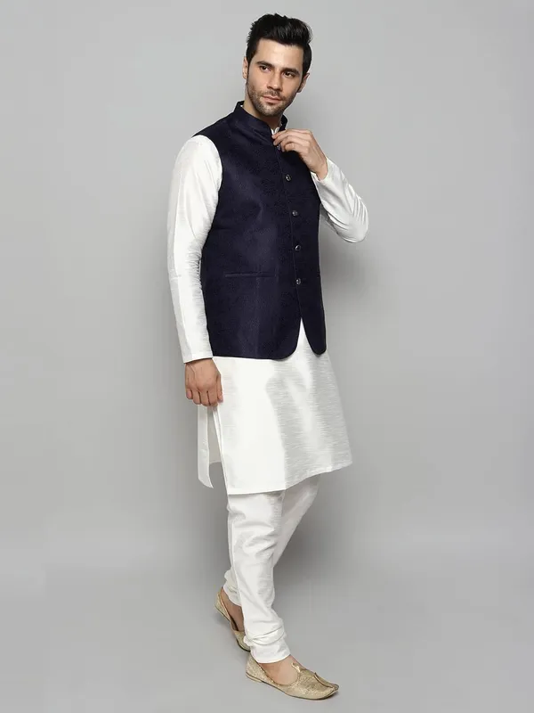 Men's_Silk_Blend_Kurta_Pajama_with_Designer_Ethnic_Nehru_Jacket/Modi_Jacket?