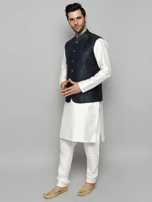 Men's_Silk_Blend_Kurta_Pajama_with_Designer_Ethnic_Nehru_Jacket/Modi_Jacket?