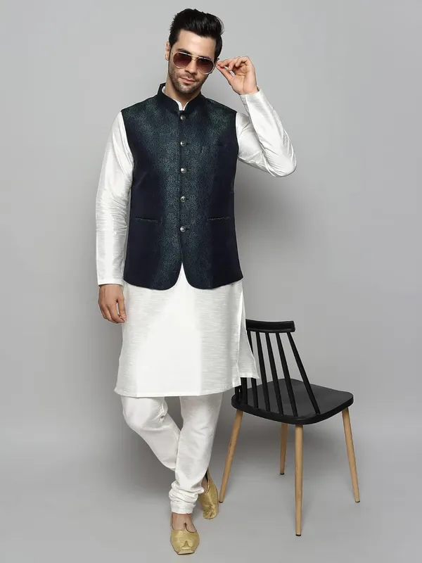 Men's_Silk_Blend_Kurta_Pajama_with_Designer_Ethnic_Nehru_Jacket/Modi_Jacket?