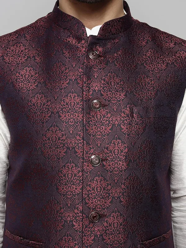 Men's_Silk_Blend_Kurta_Pajama_with_Designer_Ethnic_Nehru_Jacket/Modi_Jacket?