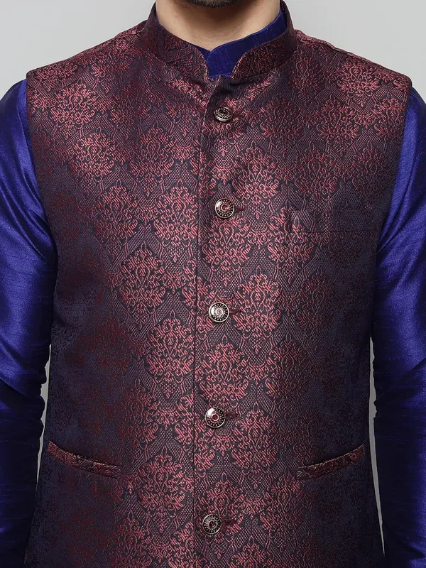 Men's_Silk_Blend_Kurta_Pajama_with_Designer_Ethnic_Nehru_Jacket/Modi_Jacket?