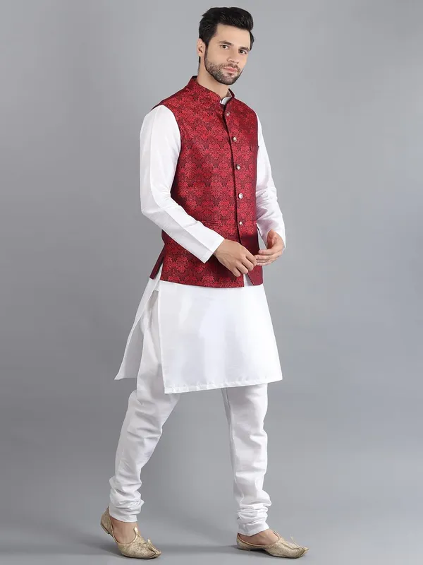 Men's_Silk_Blend_Kurta_Pajama_with_Designer_Ethnic_Nehru_Jacket/Modi_Jacket?