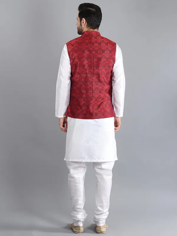 Men's_Silk_Blend_Kurta_Pajama_with_Designer_Ethnic_Nehru_Jacket/Modi_Jacket?