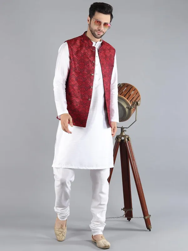 Men's_Silk_Blend_Kurta_Pajama_with_Designer_Ethnic_Nehru_Jacket/Modi_Jacket?