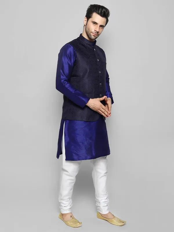 Men's_Silk_Blend_Kurta_Pajama_with_Designer_Ethnic_Nehru_Jacket/Modi_Jacket?