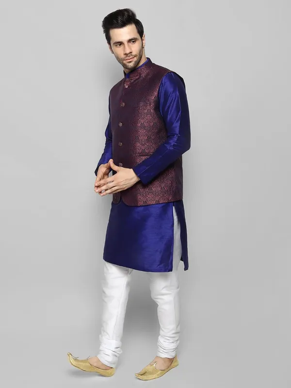 Men's_Silk_Blend_Kurta_Pajama_with_Designer_Ethnic_Nehru_Jacket/Modi_Jacket?